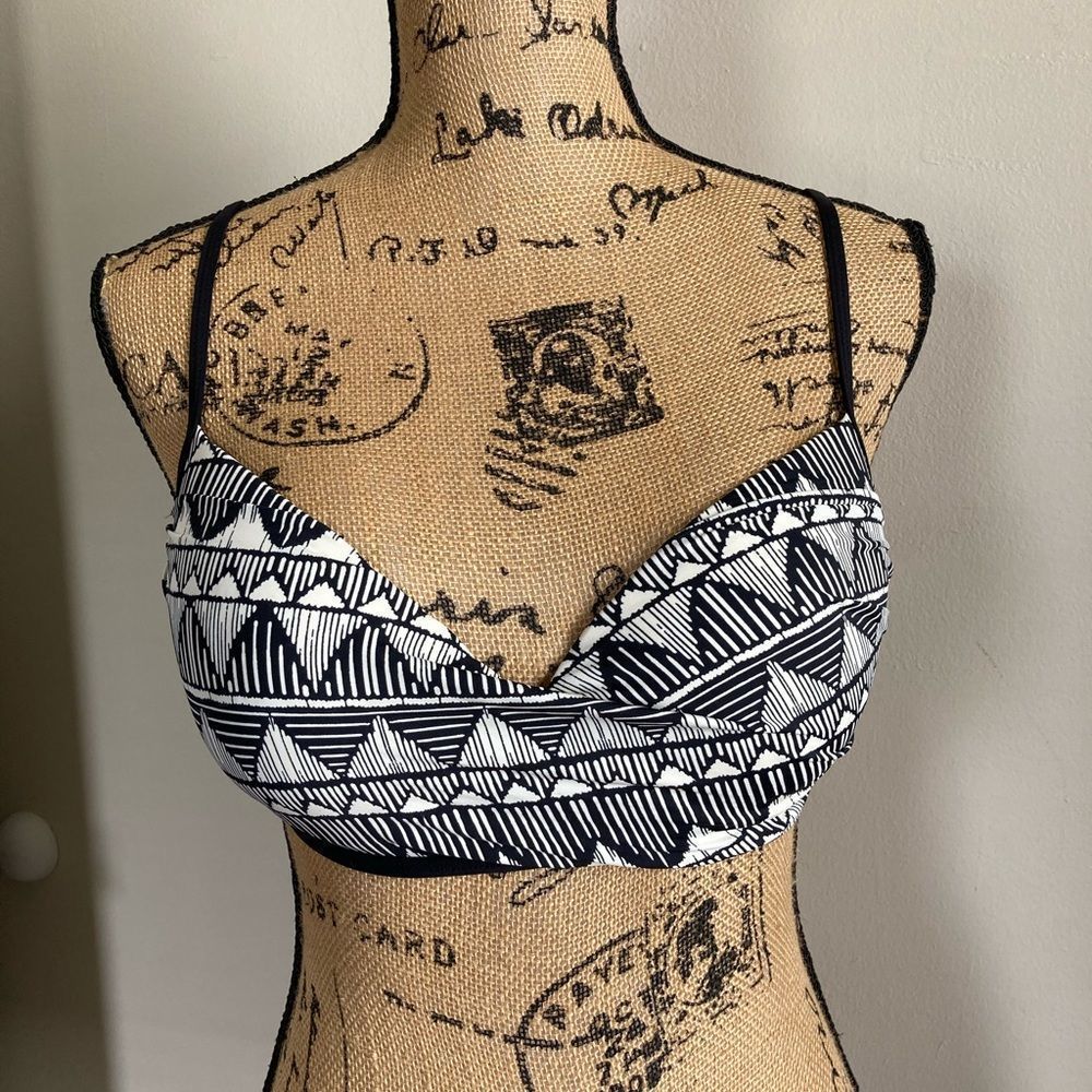Skye Bikini Top Aztec Pattern Twist